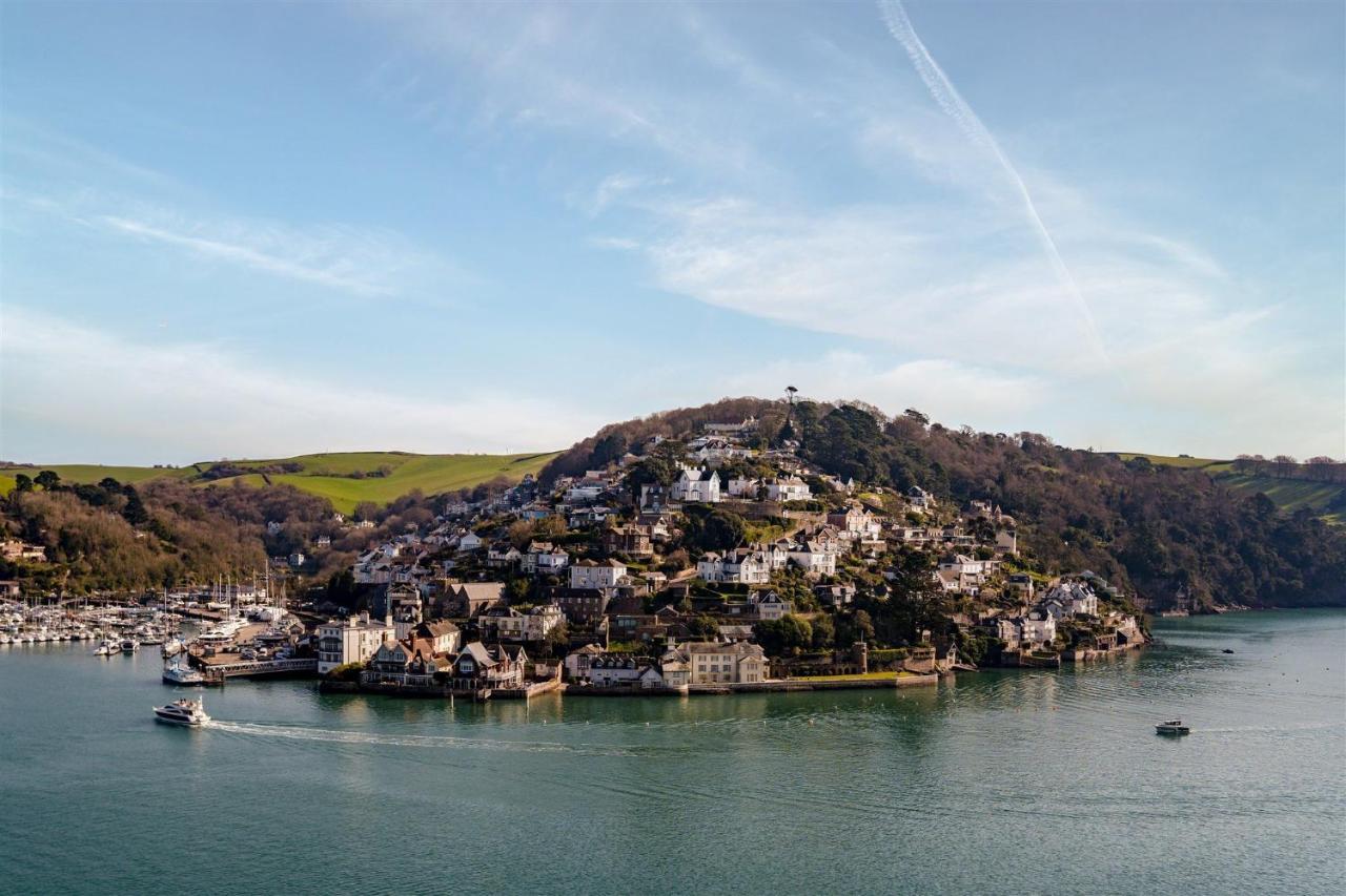 Uphigh - Elevated Family Home With Stunning River Views Dartmouth Kültér fotó